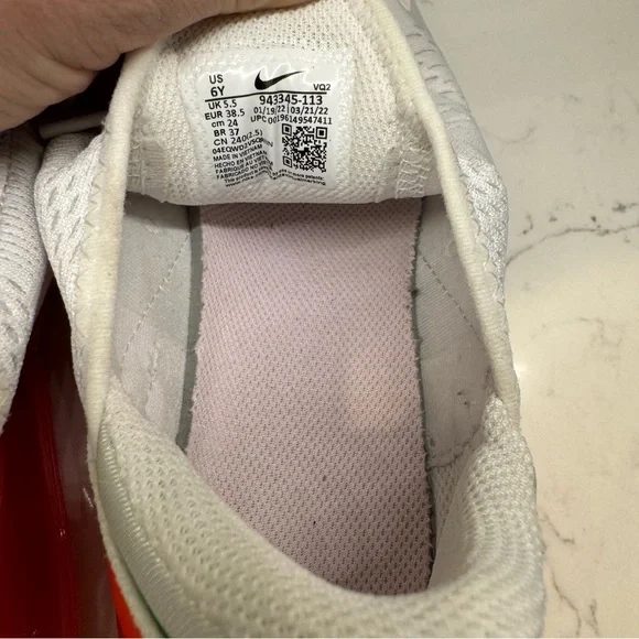 Nike Air Max 270 White Pink Coral Women’s 7.5 / 6Y Sneakers Running Shoes - Picture 6 of 16